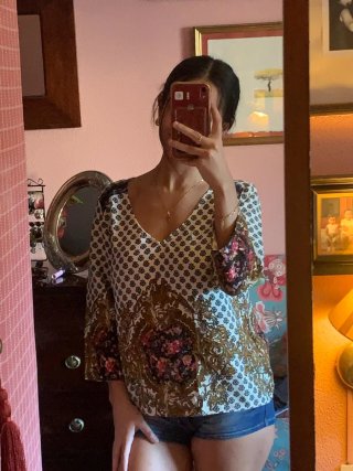 Blusa mujer escote pico estampado