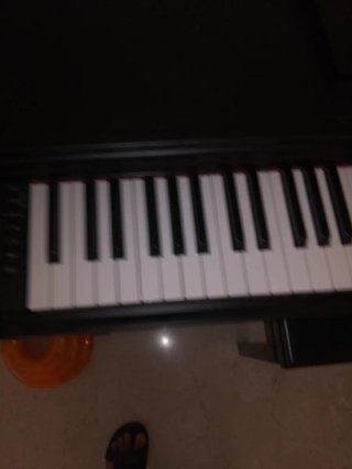 Piano Yamaha Arius YDP-143B Negro Mate