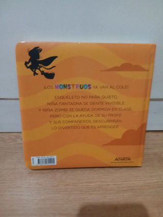 Libro infantil  Tres monstruos en el cole