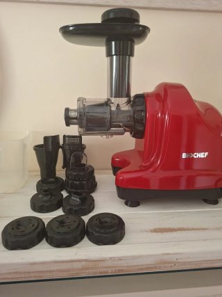Exprimidor lento de prensado en frio Biochef