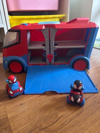 Camión Spiderman con luces y sonido