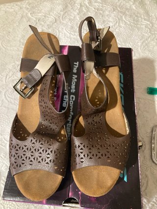 Zapatos de tacón marrones