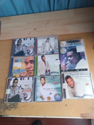 MARC ANTHONY,ROMEO SANTOS,ZACARIAS FERREIRA,VARIOS