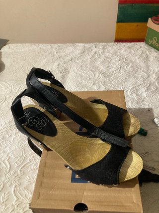 Zapatos de tacón de madera Talla 38