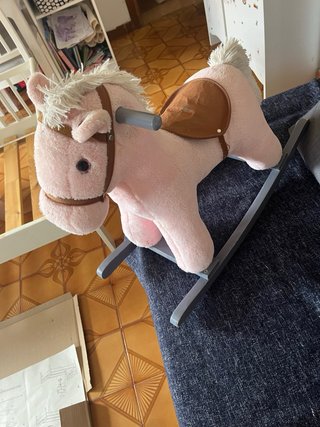 Caballito mecedora rosa para bebé