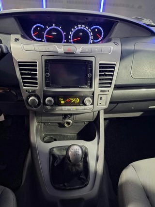 SSANGYONG RODIUS II 2.0 Xdi 155