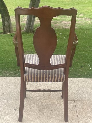 Silla antigua madera tapizada