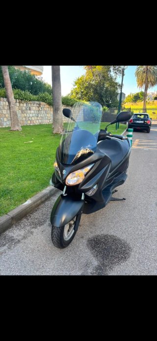 Suzuki Burgman 125cc Negra