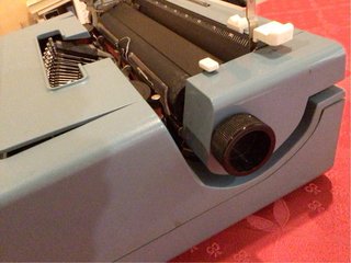 Máquina de escribir Olivetti Studio 46