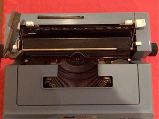 Máquina de escribir Olivetti Studio 46
