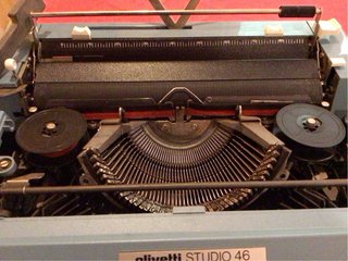 Máquina de escribir Olivetti Studio 46