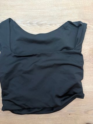 Top negro escote cuadrado talla XS