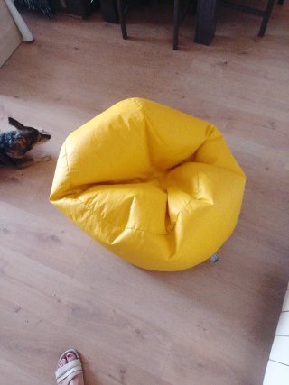 Puff amarillo de tela