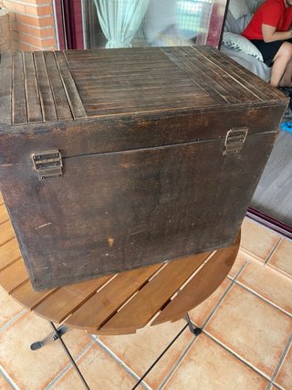 Caja de madera antigua estilo vintage