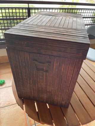 Caja de madera antigua estilo vintage