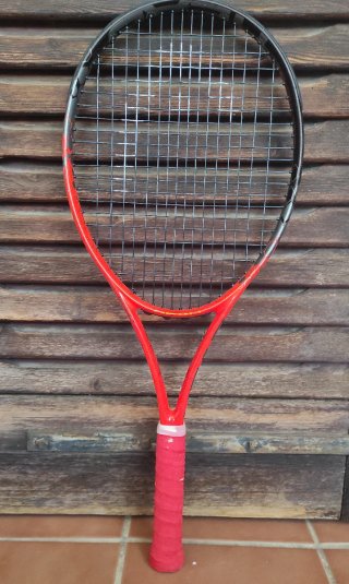 Raqueta Head Radical JR 26 y Raquetero