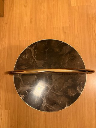 Mesa auxiliar Zara Home mármol y metal