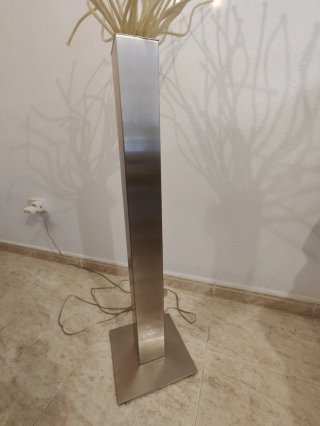 Lampada da terra Stranne in acciaio e LED