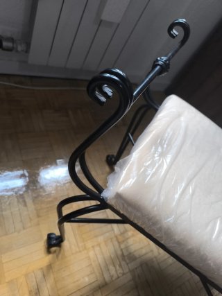 Descalzadora forja y tela beige