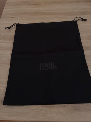 Bolsa guardapolvo Karl Lagerfeld negra
