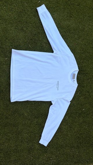 Camiseta Essentials Manga Larga Blanca