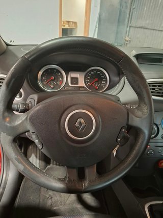 RENAULT CLIO III 1.4 16V 98