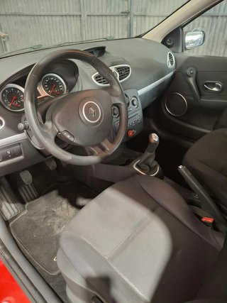 RENAULT CLIO III 1.4 16V 98