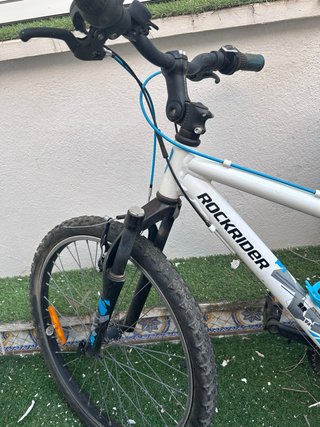 Bicicleta Rockrider Blanca y azul turquesa