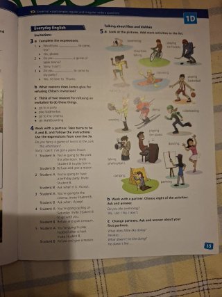 Libro y cuadernillo de inglés.