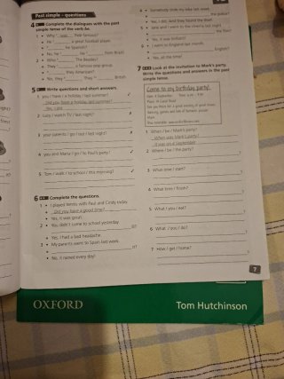Libro y cuadernillo de inglés.