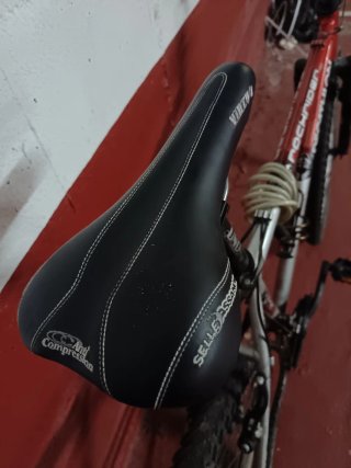 Bicicleta Decathlon Roja y Plata