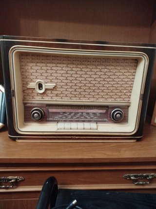 Radio Antiguo de Válvulas Beige/Marrón