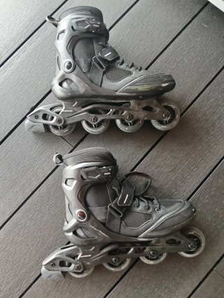 Patines en línea negros