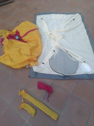 Dues tendes de càmping per estiu