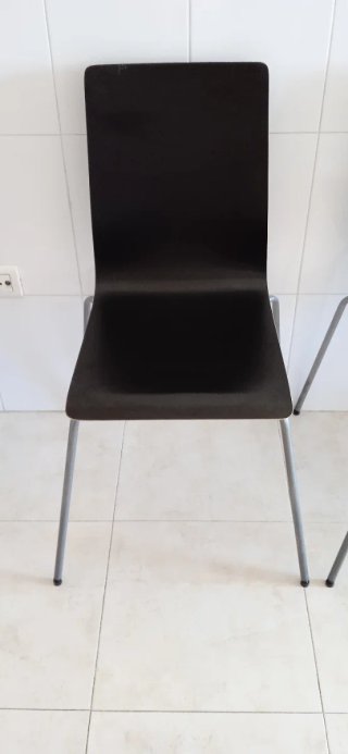 Sillas de madera y metal