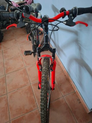 Bicicleta BTwin Rockrider Negra/Roja