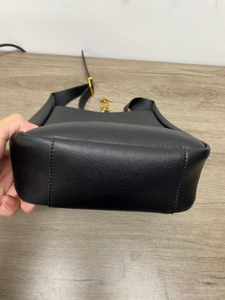 Bolso Saint Laurent Negro YSL Dorado