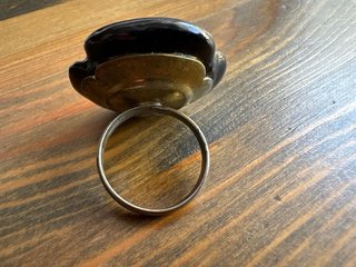 Anillo Flor Negra con Diamante bisutería