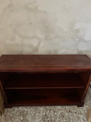 Mueble antiguo de madera