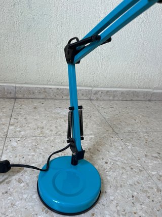 Lámpara de escritorio azul ajustable