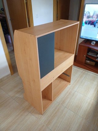 Escritorio de madera y metal