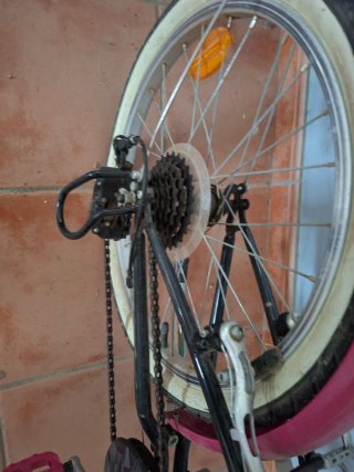 Bicicleta niña B'TWIN rosa y negra