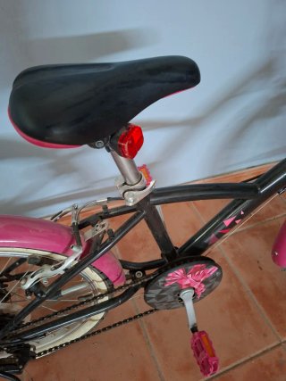 Bicicleta niña B'TWIN rosa y negra