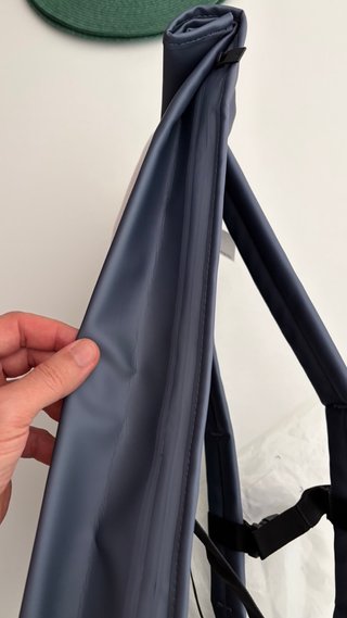 Mochila Rains Rolltop Impermeable Azul/Gris