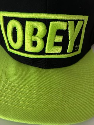 Gorra OBEY Negra y Verde Neón