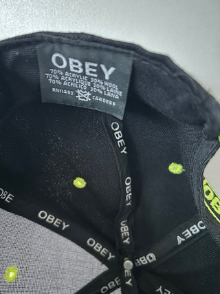 Gorra OBEY Negra y Verde Neón