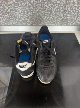 Nike Cortez piel Talla 42 Negras