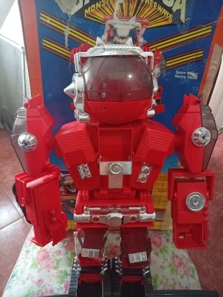 Robot Guardacoches Rojo