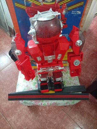 Robot Guardacoches Rojo