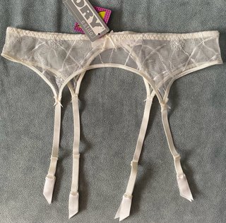 Liguero encaje bordado ideal novia